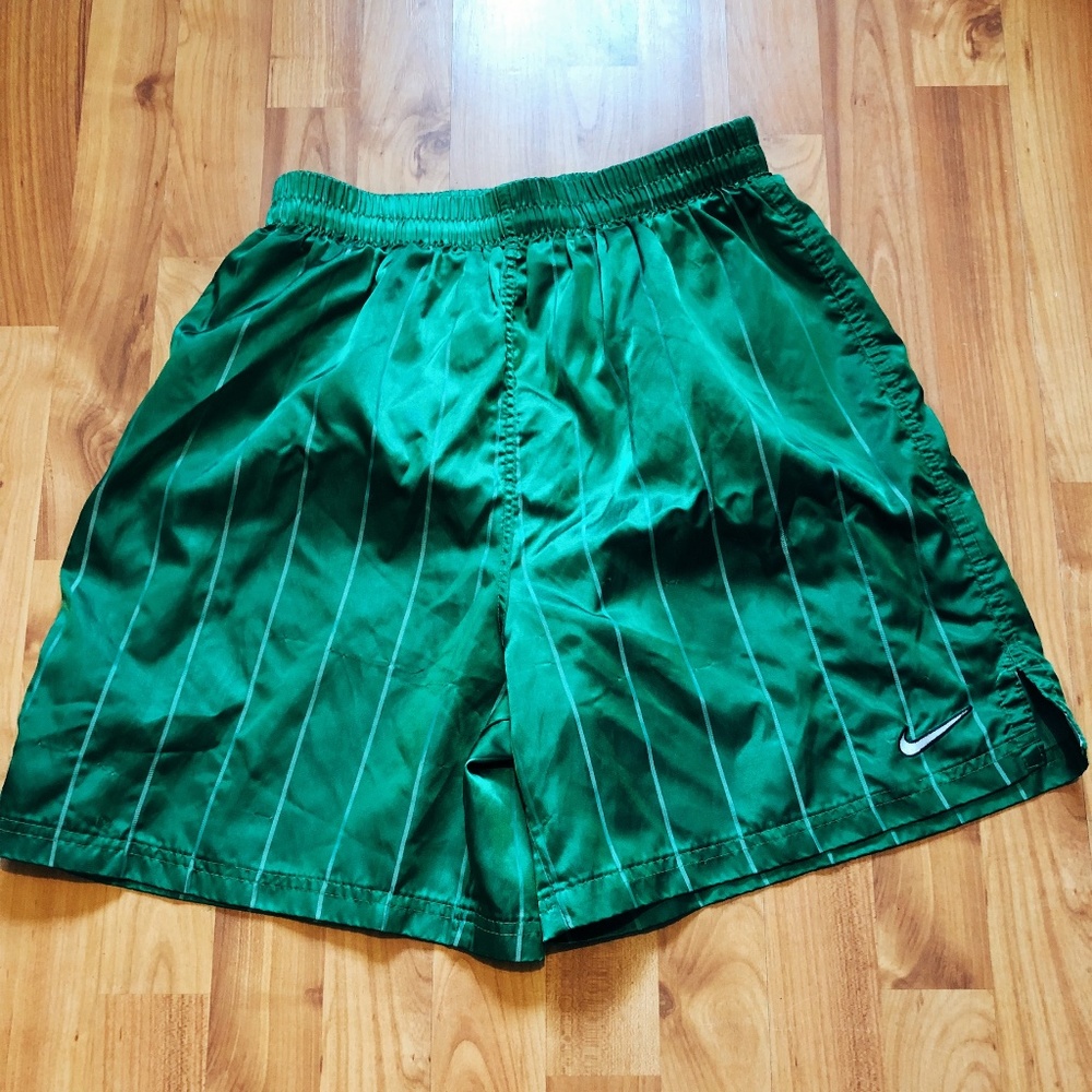 VINTAGE NIKE GREEN STRIPED ATHLETIC SHORTS